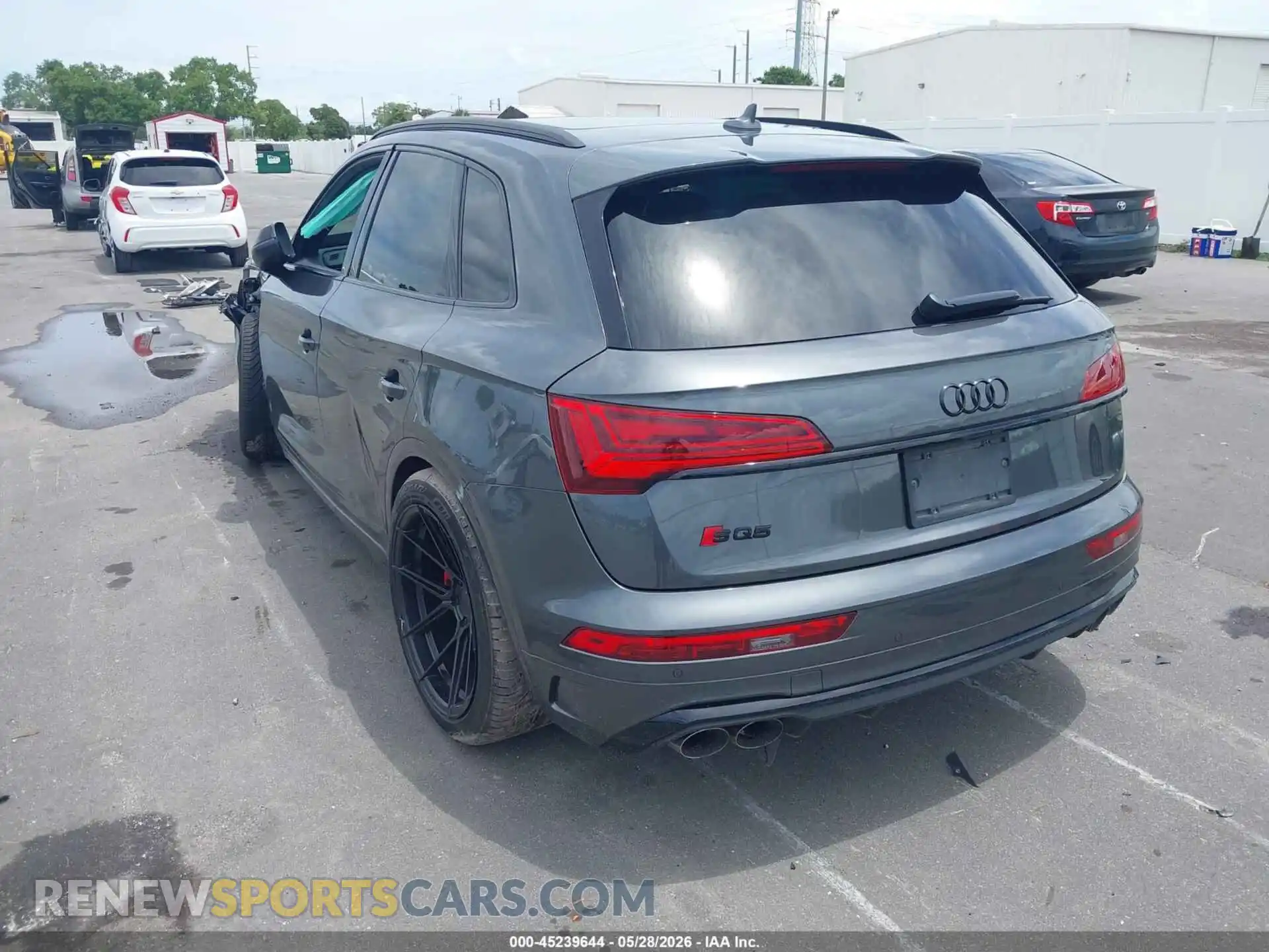 3 Photograph of a damaged car WA1B4AFY0N2039404 AUDI SQ5 2022