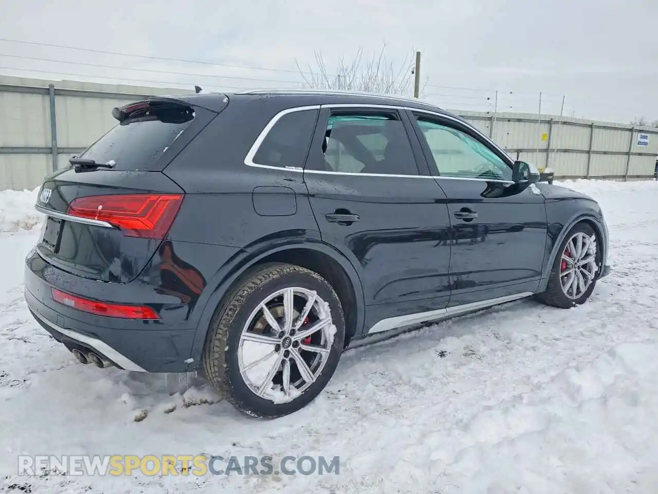 3 Photograph of a damaged car WA1B4AFY2N2113003 AUDI SQ5 2022