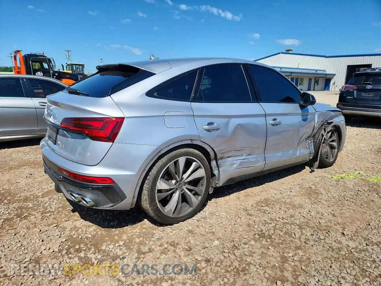 3 Photograph of a damaged car WA124AFY9P2005318 AUDI SQ5 2023