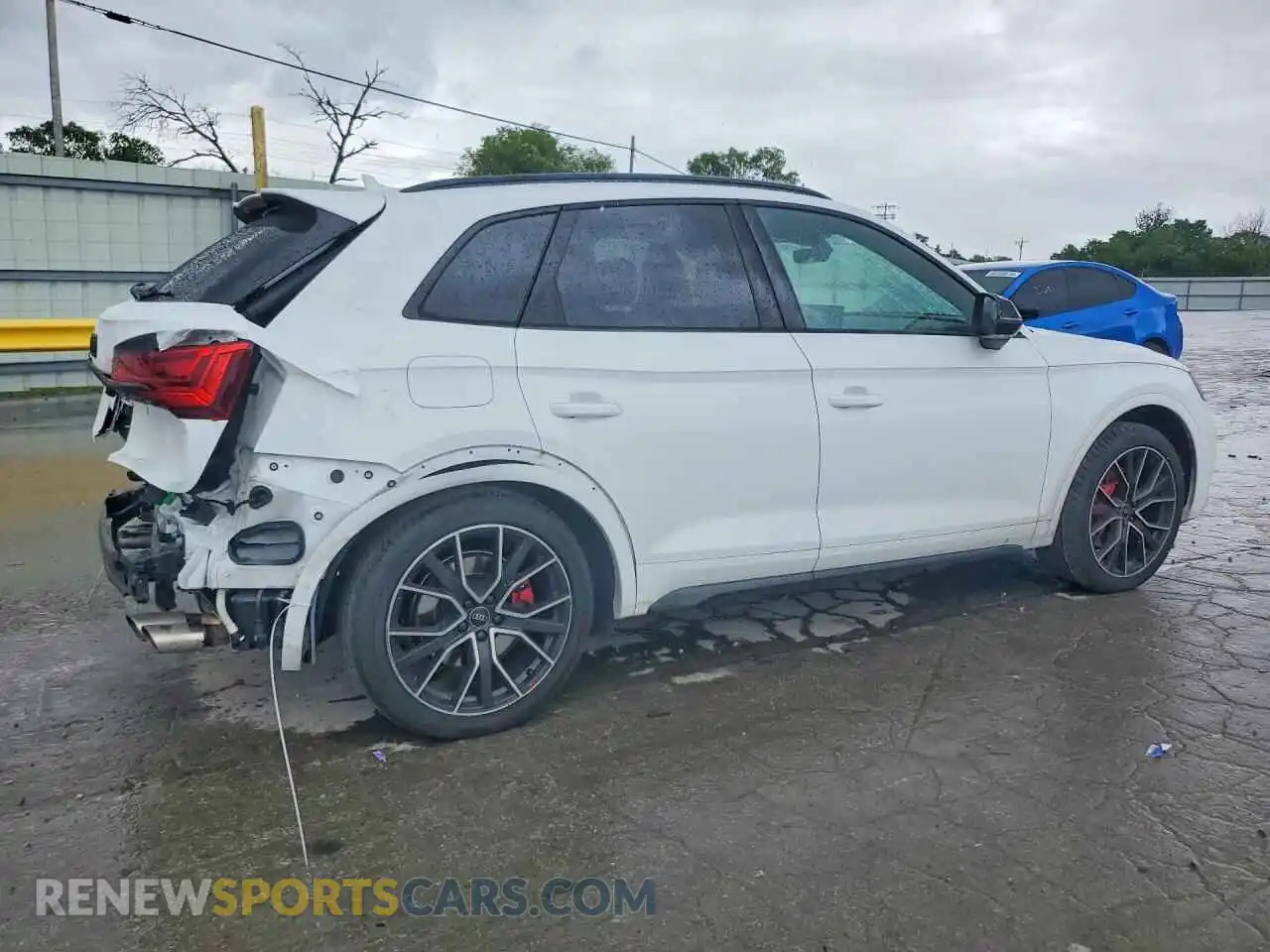 3 Photograph of a damaged car WA1B4AFY1P2178315 AUDI SQ5 2023
