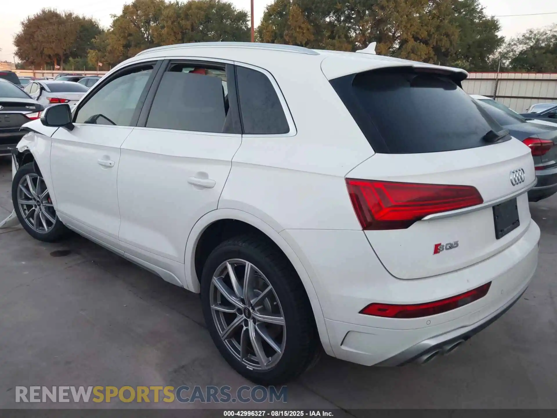 3 Photograph of a damaged car WA1B4AFY2P2031324 AUDI SQ5 2023