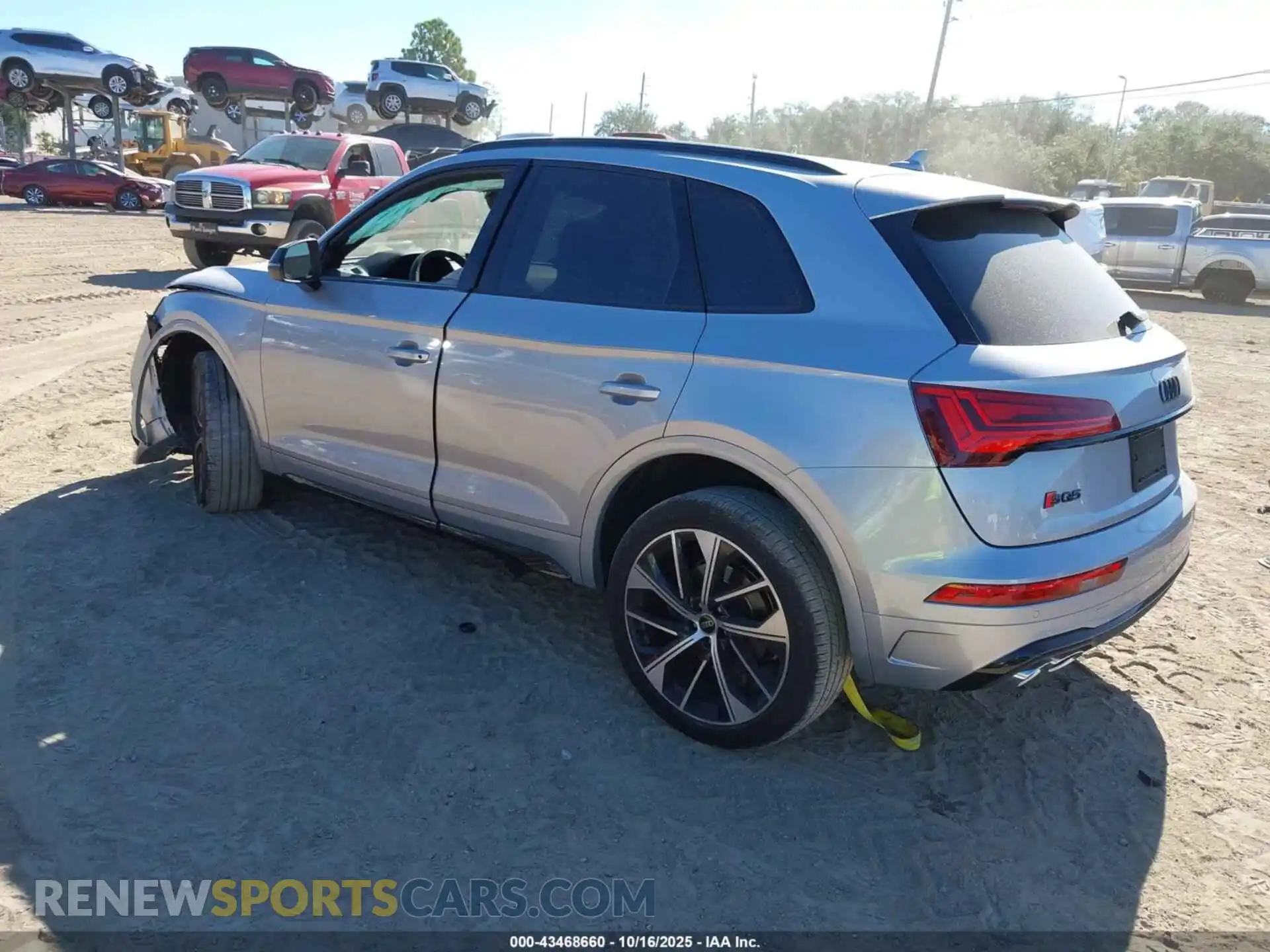 3 Photograph of a damaged car WA1B4AFY2P2156825 AUDI SQ5 2023