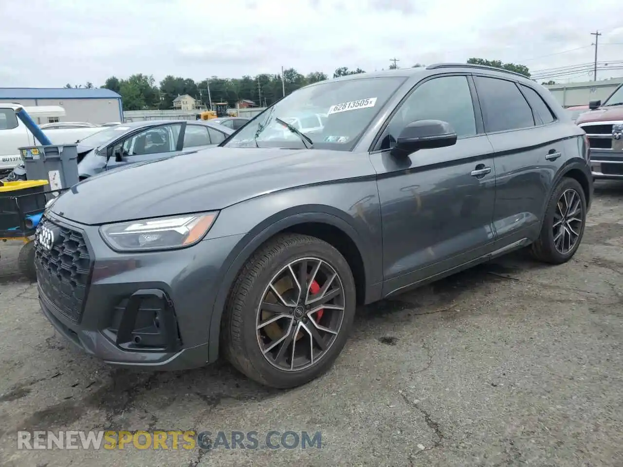 1 Photograph of a damaged car WA1B4AFY5P2004733 AUDI SQ5 2023