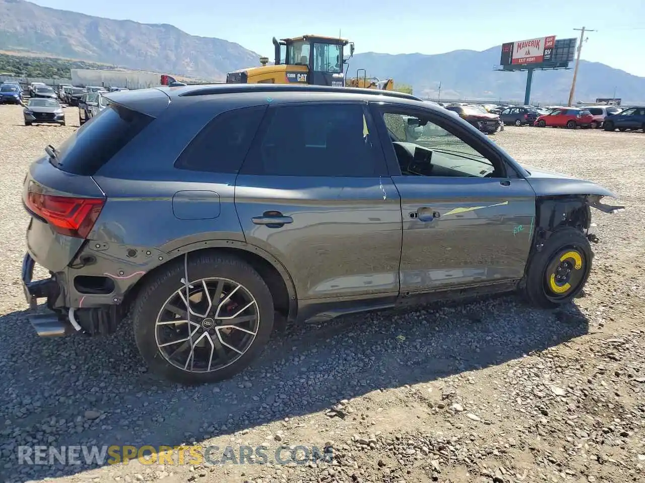 3 Photograph of a damaged car WA1B4AFY6P2126002 AUDI SQ5 2023