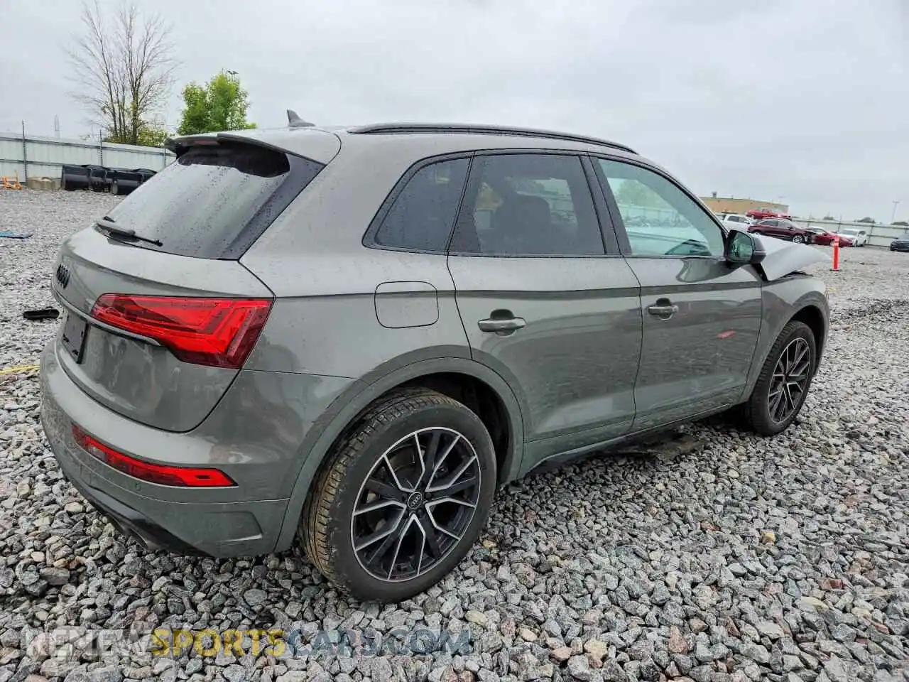 3 Photograph of a damaged car WA1B4AFY7P2080695 AUDI SQ5 2023