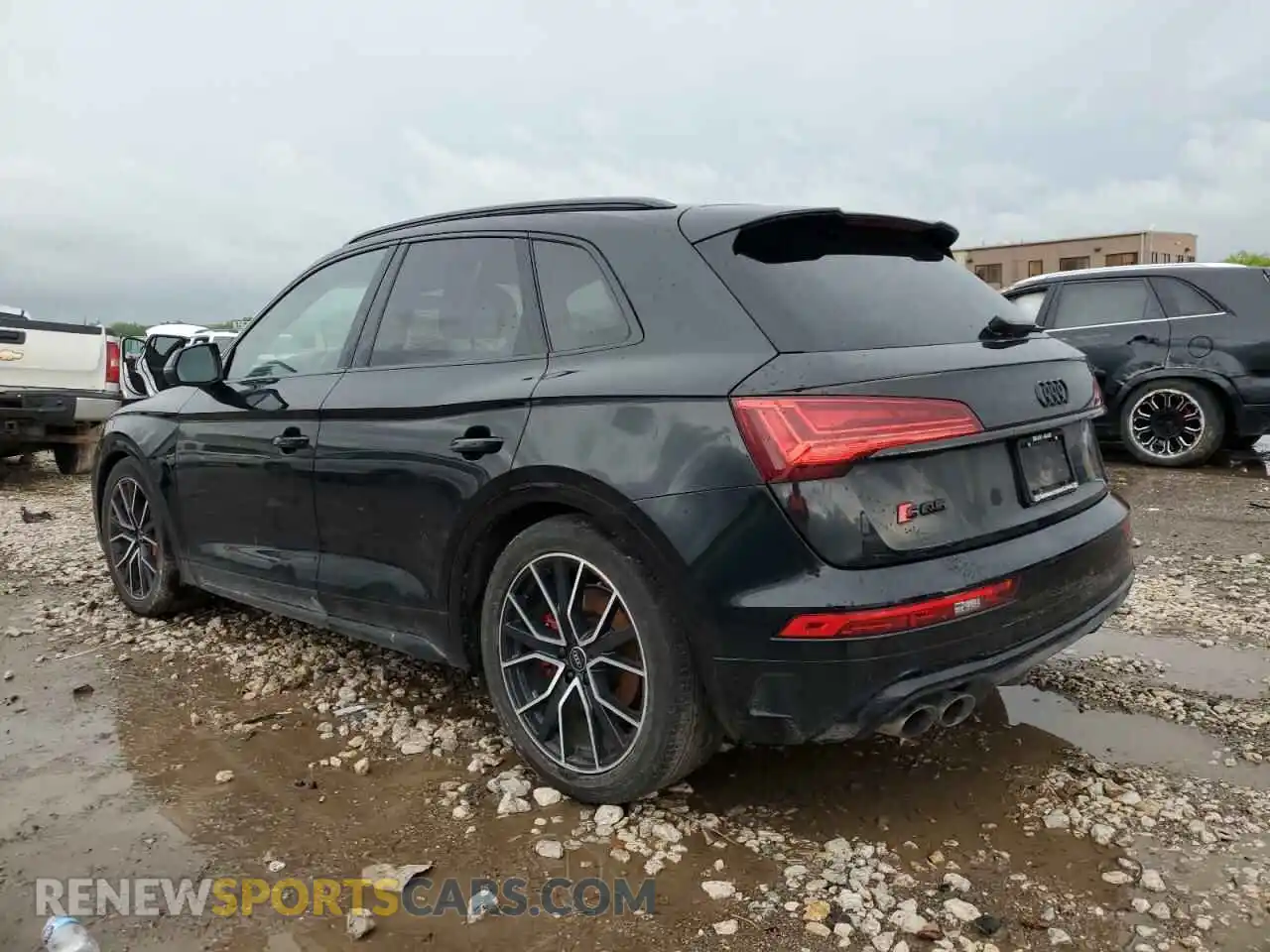 2 Photograph of a damaged car WA1B4AFY7P2146601 AUDI SQ5 2023