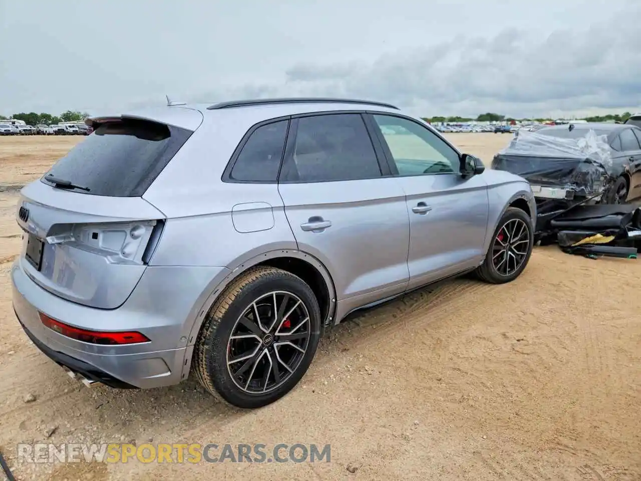 3 Photograph of a damaged car WA1C4AFY7P2161572 AUDI SQ5 2023