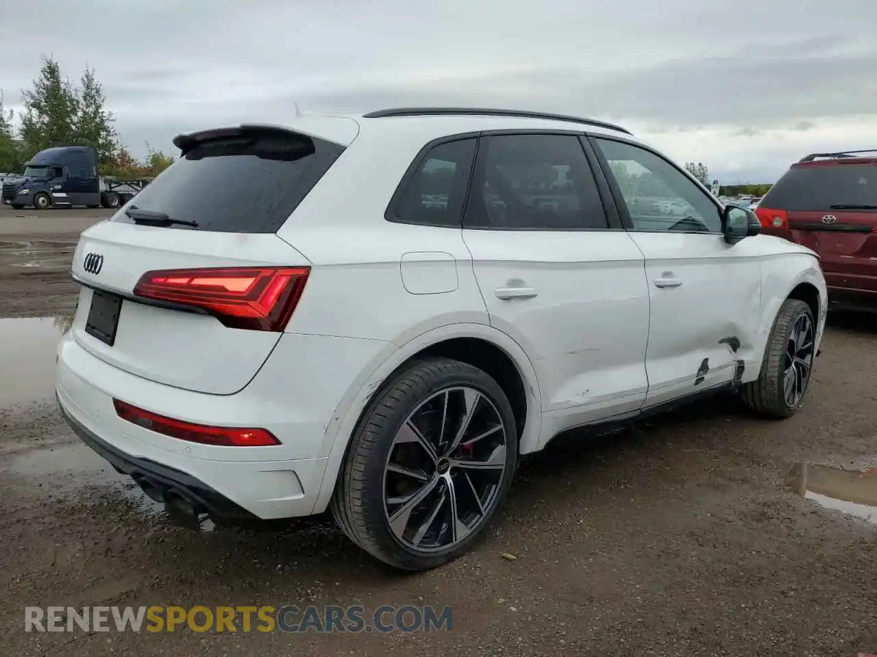 3 Photograph of a damaged car WA1C4AFY9P2014945 AUDI SQ5 2023