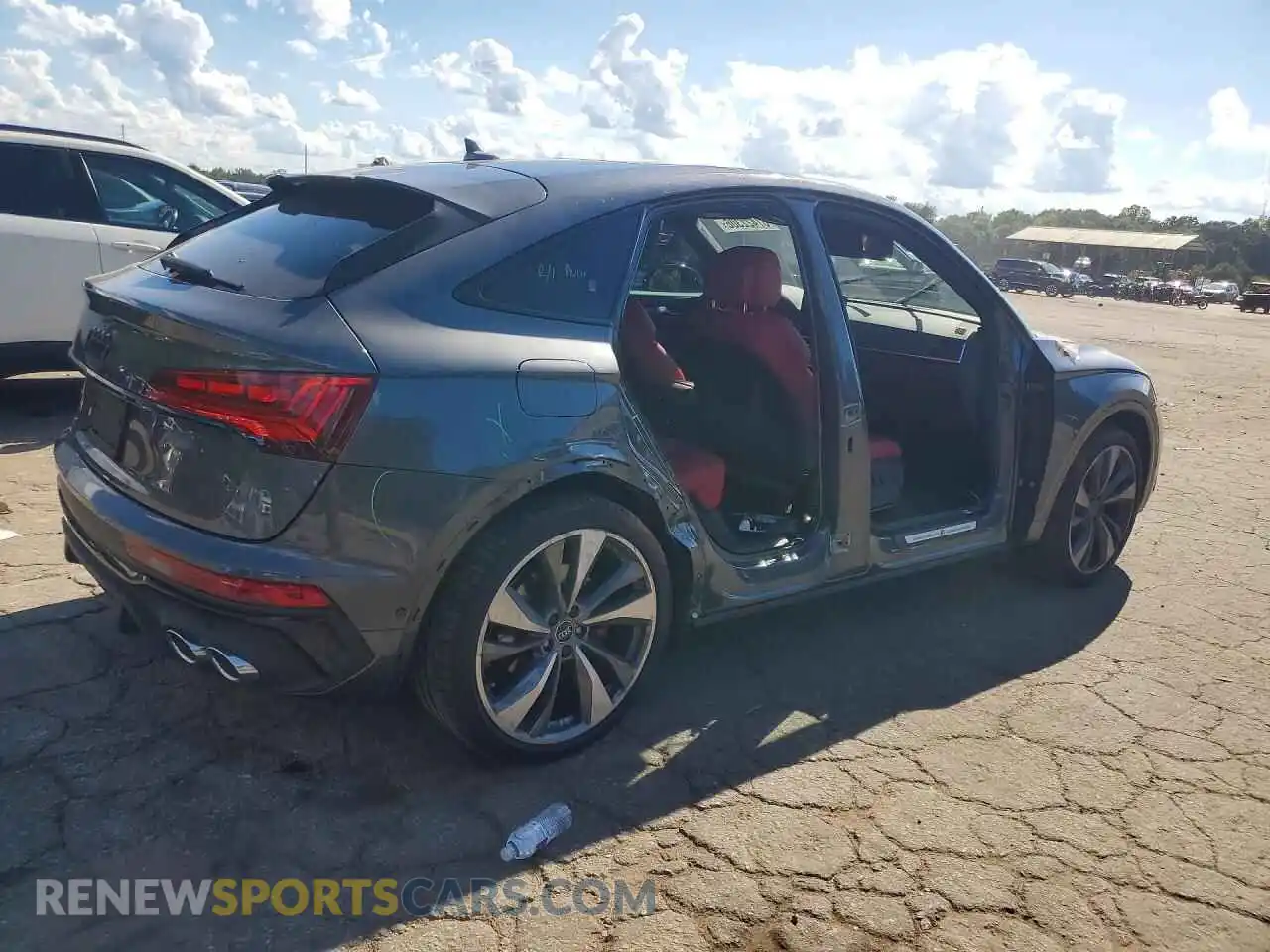3 Фотография поврежденного автомобиля WA134AFY3R2102800 AUDI SQ5 2024