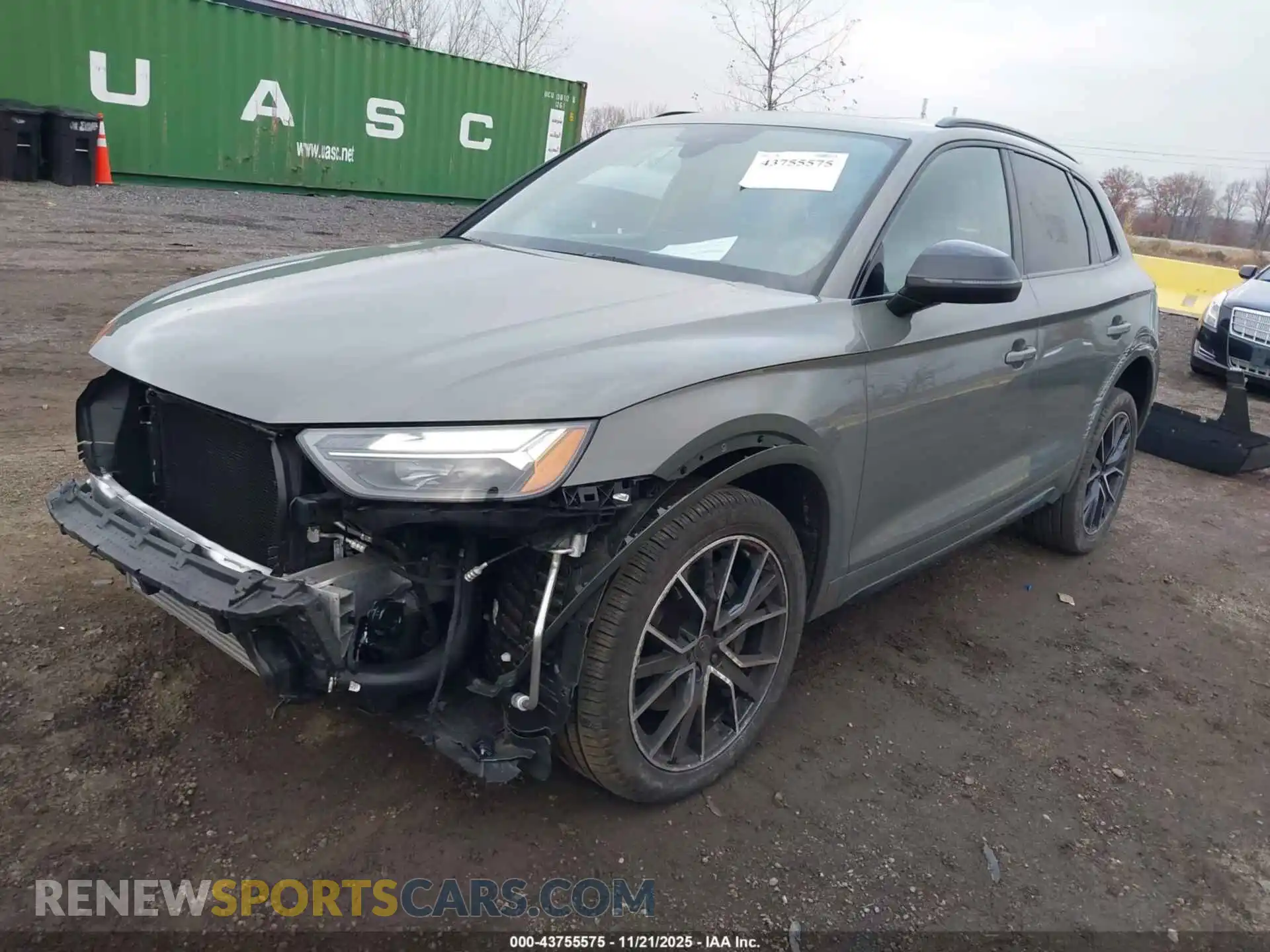 2 Photograph of a damaged car WA1B4AFY4R2088613 AUDI SQ5 2024