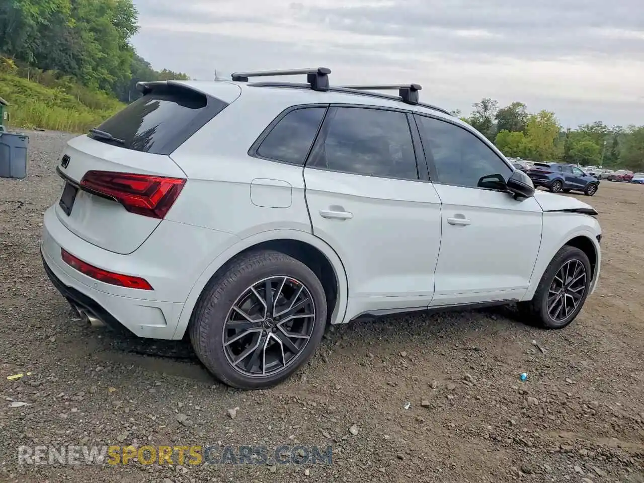 3 Photograph of a damaged car WA1B4AFYXR2040811 AUDI SQ5 2024