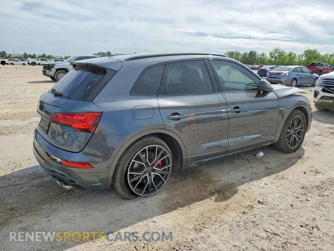 3 Photograph of a damaged car WA1C4AFY6R2030118 AUDI SQ5 2024