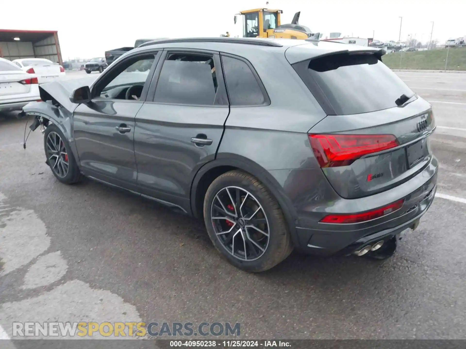 3 Photograph of a damaged car WA1C4AFY7R2141275 AUDI SQ5 2024