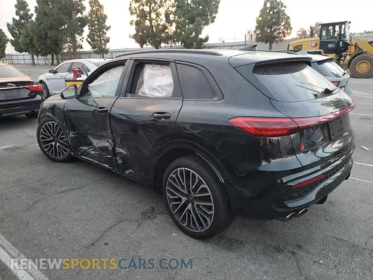2 fotografías del automóvil dañado WA125AGU0S2041190 AUDI SQ5 2025