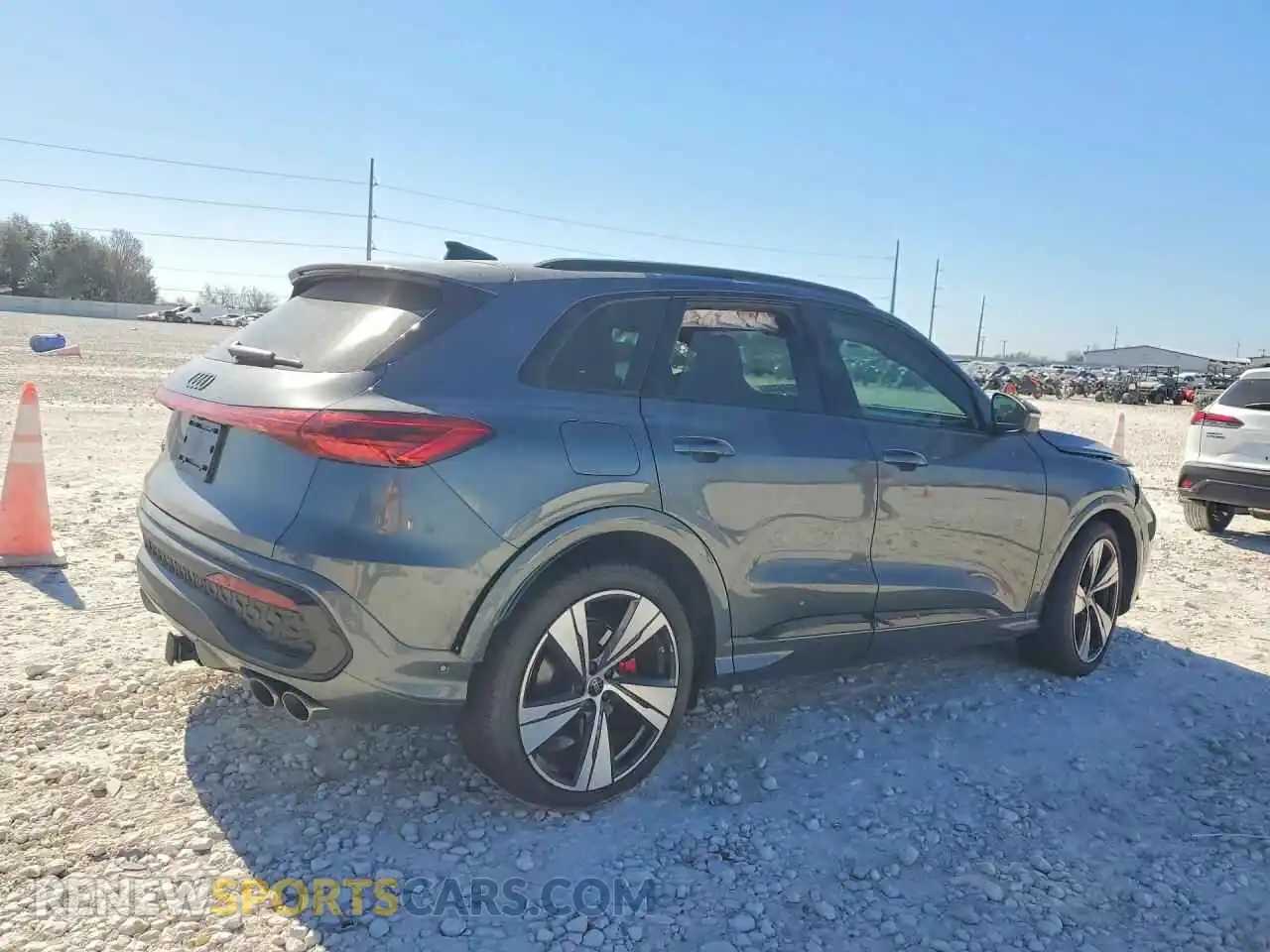 3 fotografías del automóvil dañado WA125AGU1S2101378 AUDI SQ5 2025