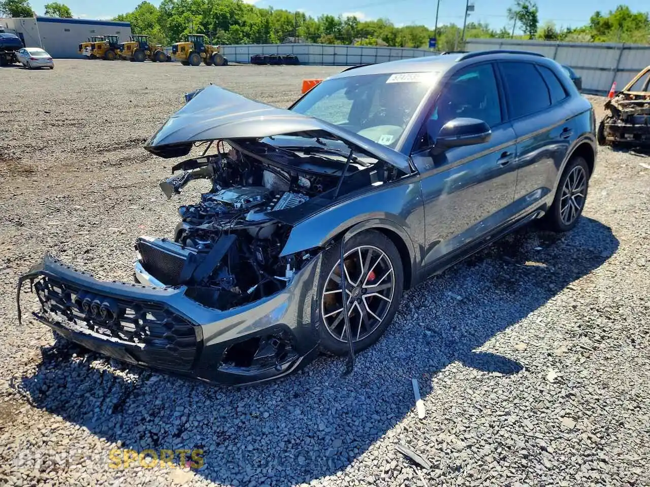 1 Фотография поврежденного автомобиля WA1B4AFY8S2051277 AUDI SQ5 2025