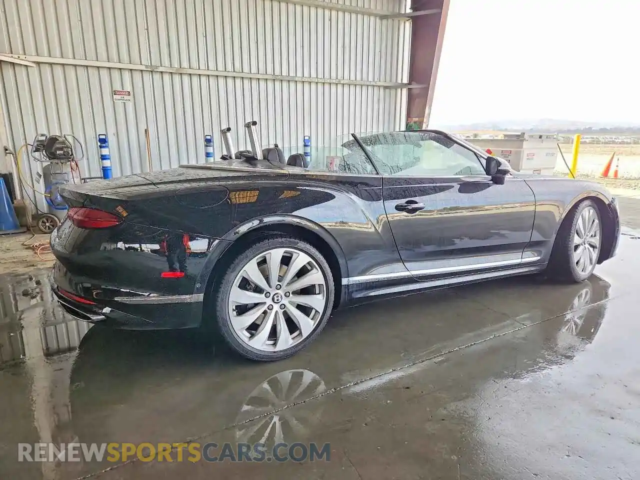 3 fotografías del automóvil dañado SCBDP4ZG7TC026802 BENTLEY CONTINENTA 2026