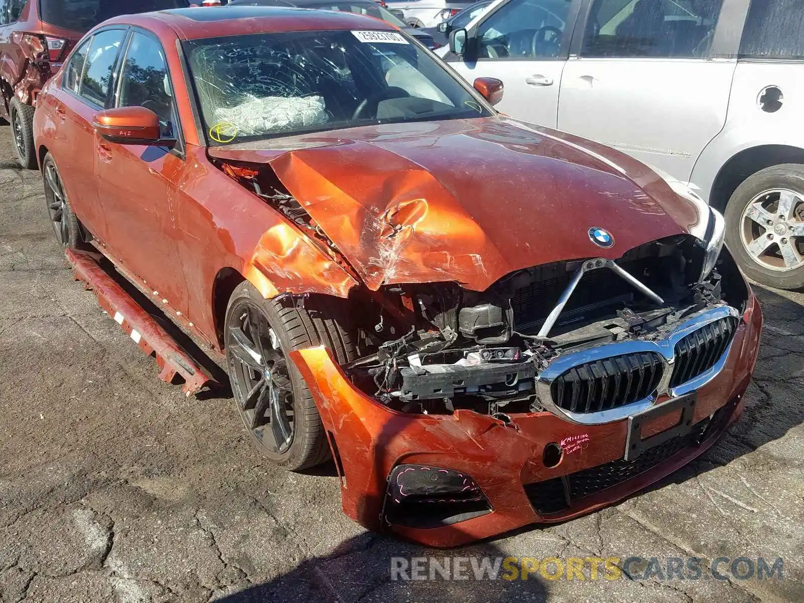 1 Фотография поврежденного автомобиля WBA5R1C52KAK11641 BMW 3 SERIES 2019