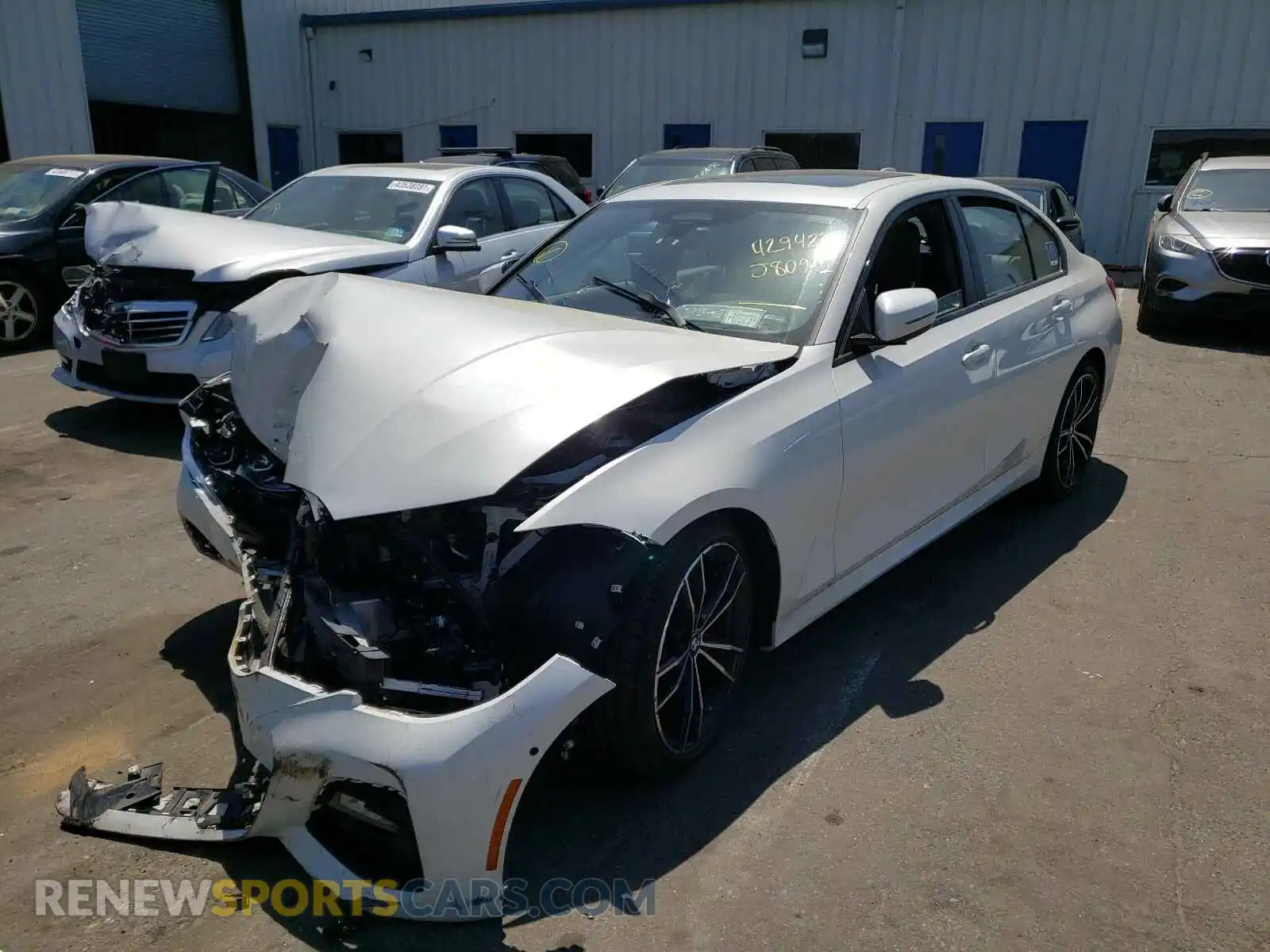 2 Фотография поврежденного автомобиля WBA5R7C57KAJ80941 BMW 3 SERIES 2019
