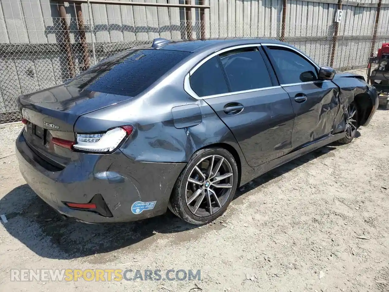 3 Photograph of a damaged car 3MW5P7J01M8B80736 BMW 3 SERIES 2021