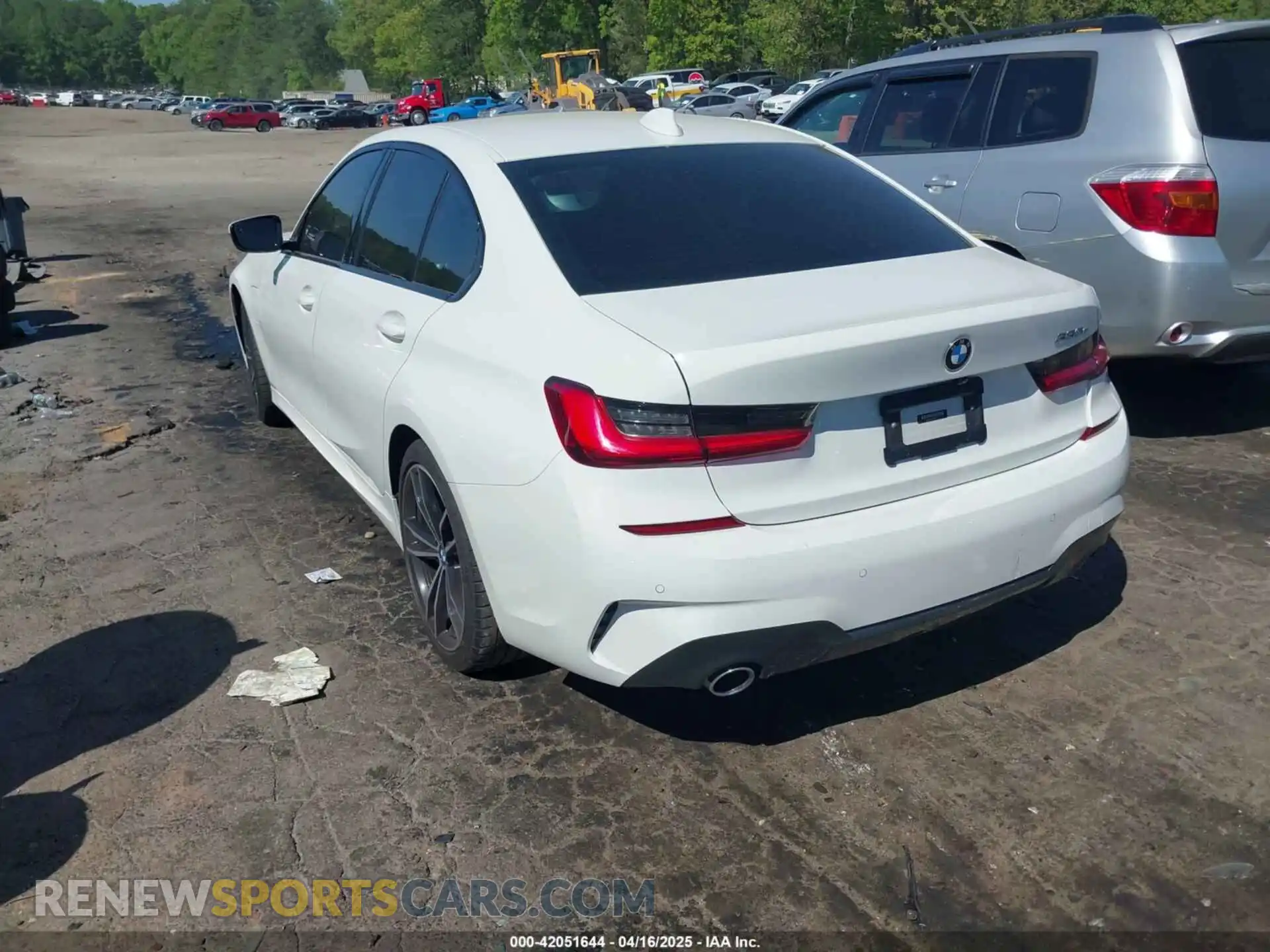 3 Photograph of a damaged car 3MW5P7J02M8B67834 BMW 3 SERIES 2021