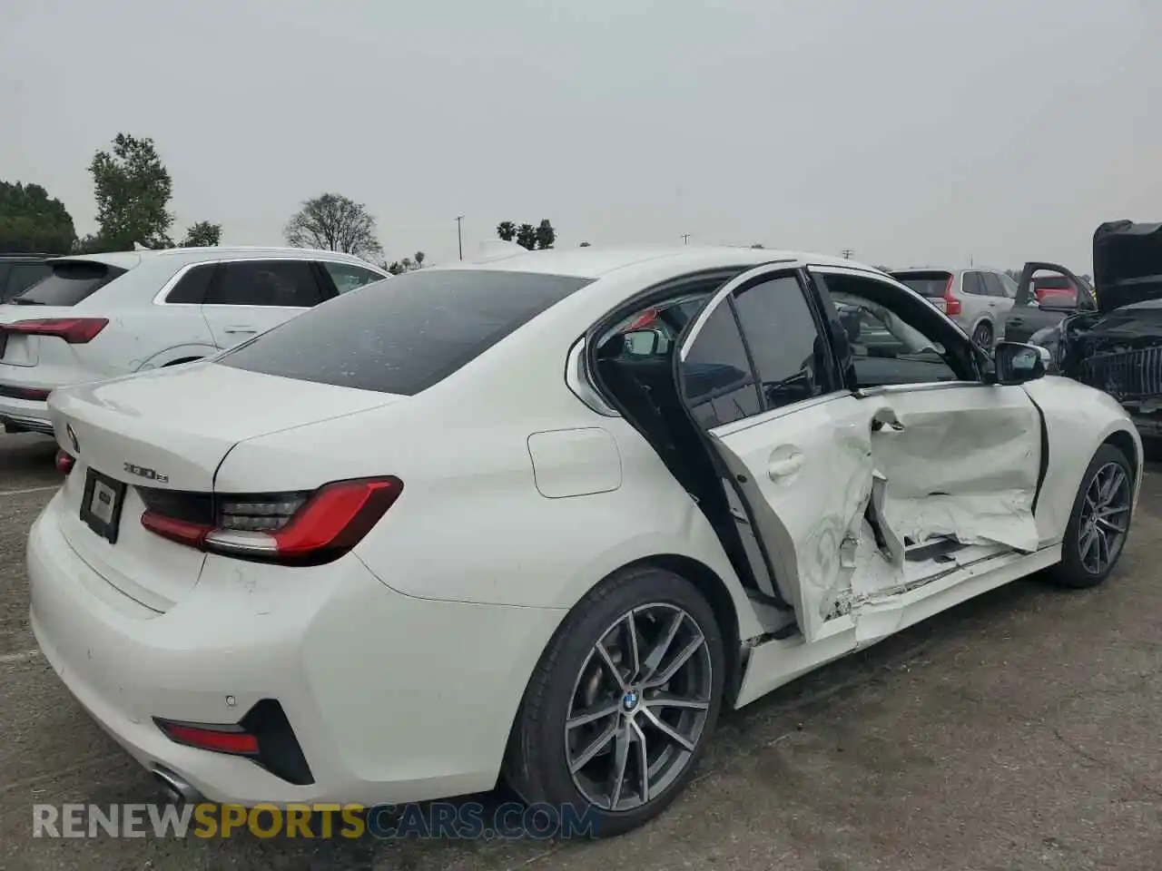 3 Photograph of a damaged car 3MW5P7J02M8B86870 BMW 3 SERIES 2021