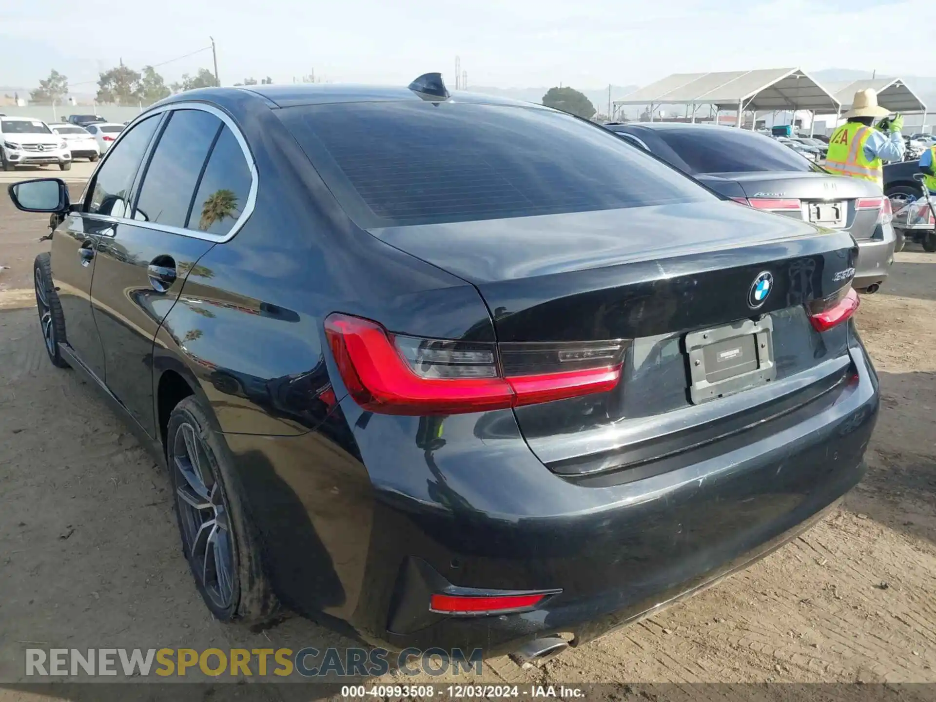 3 Photograph of a damaged car 3MW5P7J05M8B83798 BMW 3 SERIES 2021
