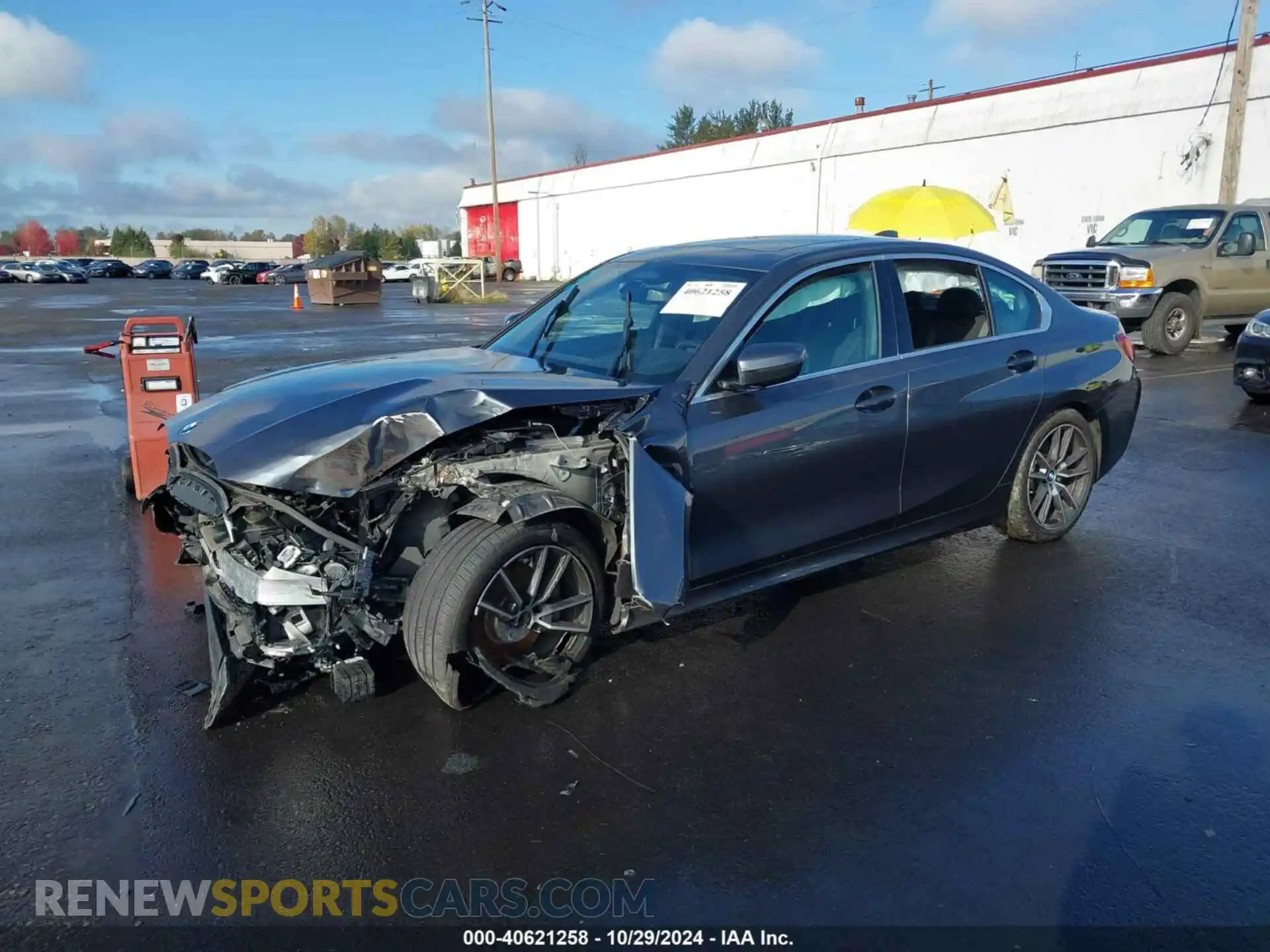 2 Photograph of a damaged car 3MW5P7J06M8B88525 BMW 3 SERIES 2021