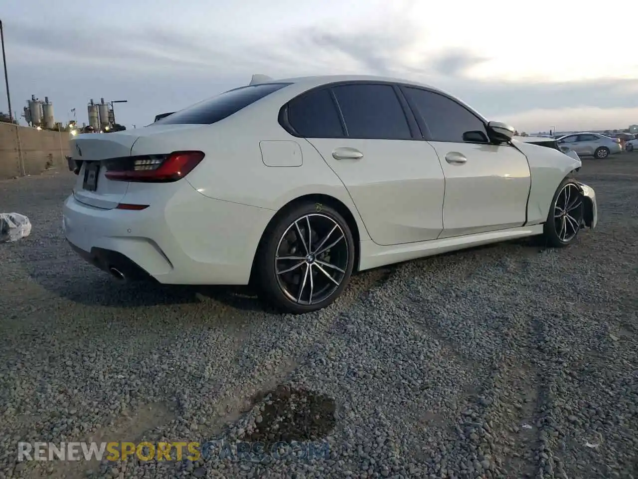3 Photograph of a damaged car 3MW5P7J07M8C02674 BMW 3 SERIES 2021