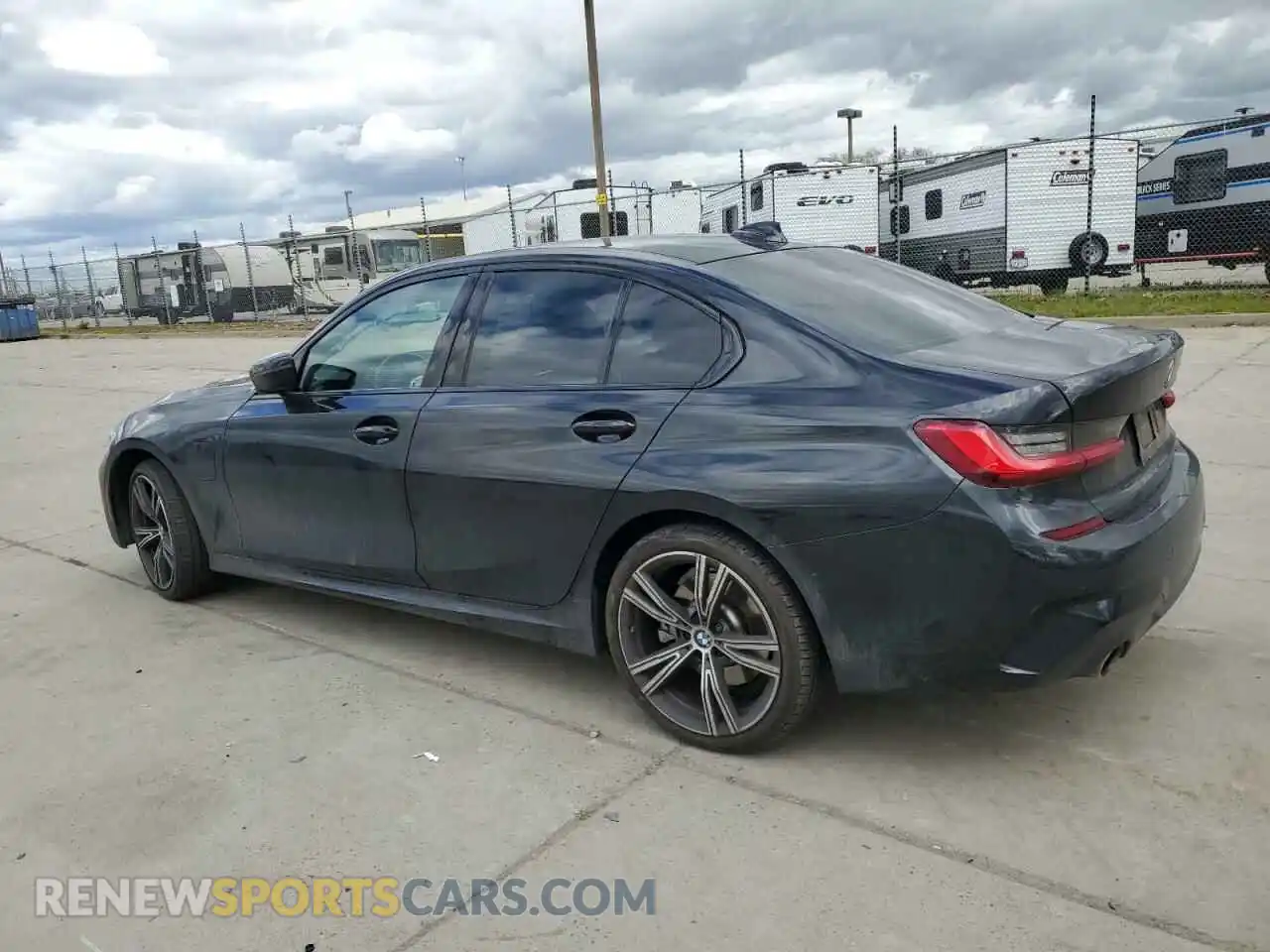 2 Photograph of a damaged car 3MW5P7J09M8B59312 BMW 3 SERIES 2021