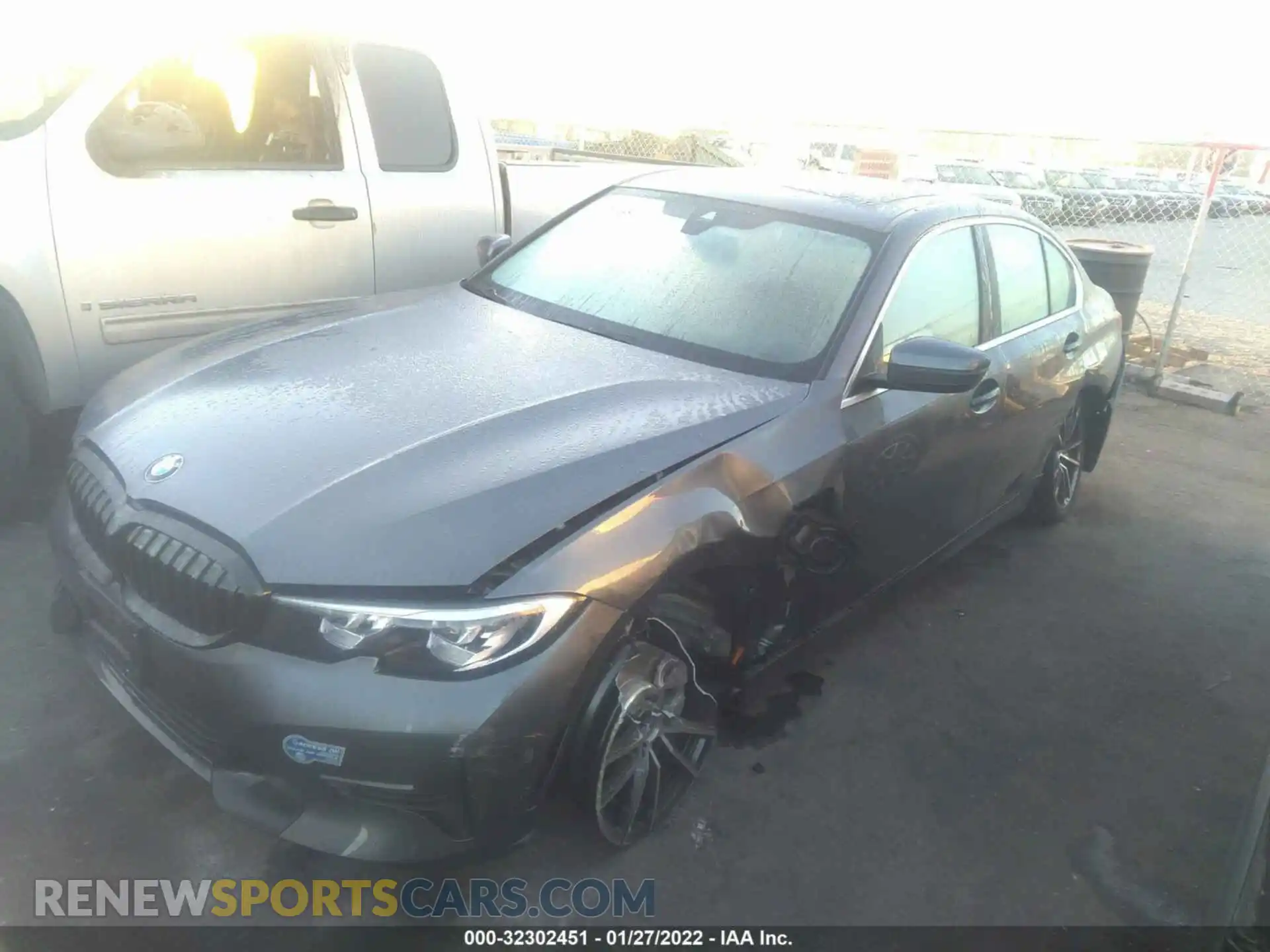 2 Photograph of a damaged car 3MW5P7J09M8B81584 BMW 3 SERIES 2021