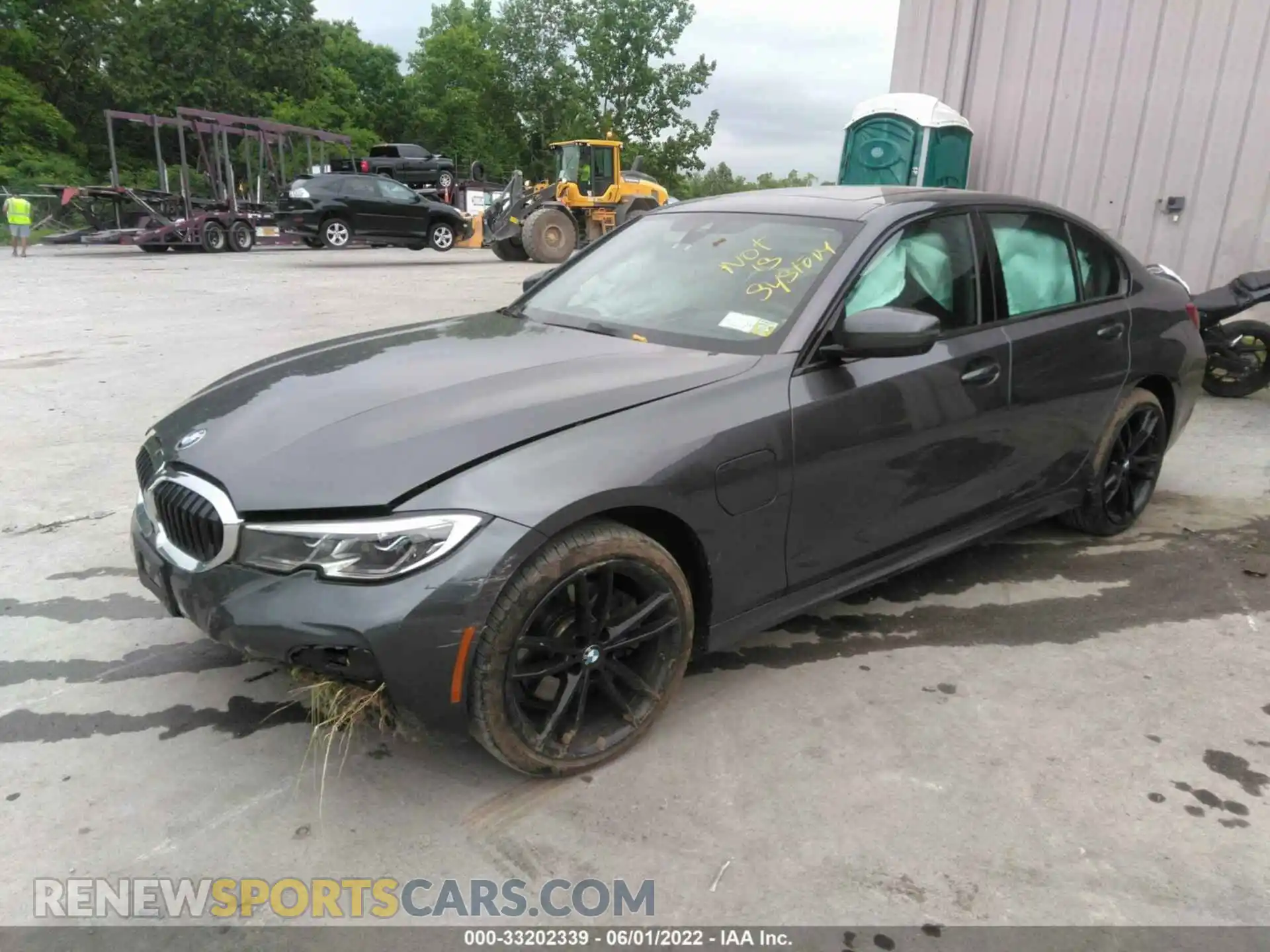 2 Photograph of a damaged car 3MW5P9J00M8B87527 BMW 3 SERIES 2021