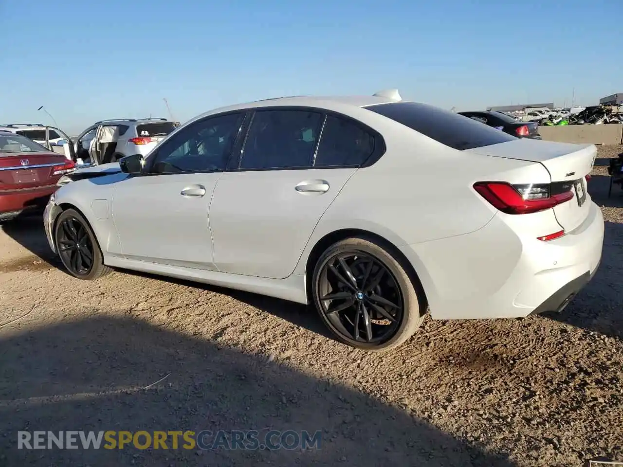 2 fotografías del automóvil dañado 3MW5P9J04M8C14048 BMW 3 SERIES 2021