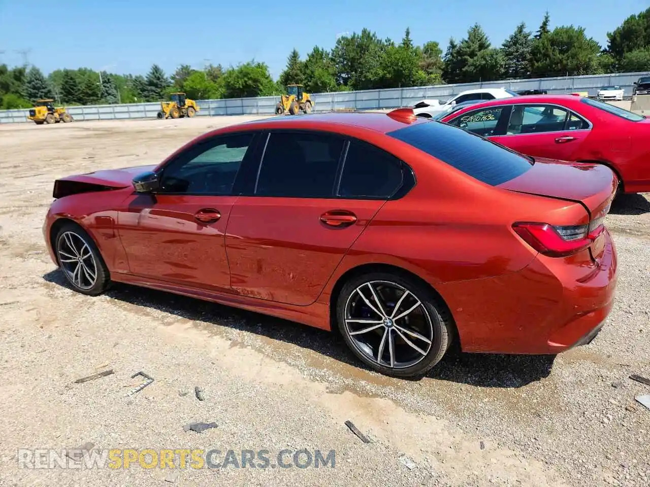 2 Photograph of a damaged car 3MW5P9J06M8C11801 BMW 3 SERIES 2021