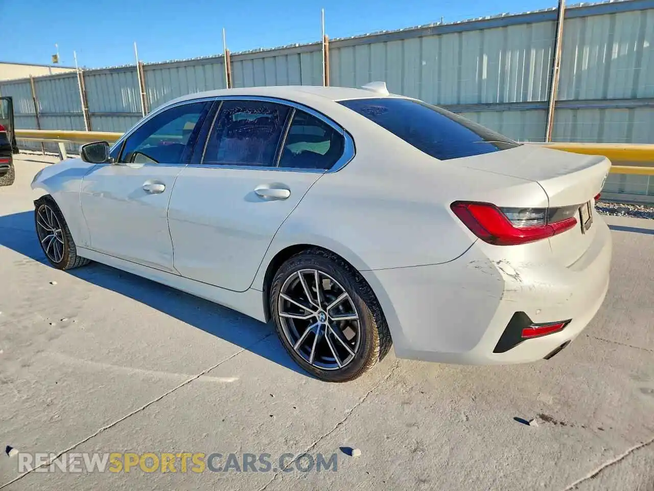 2 fotografías del automóvil dañado 3MW5R1J00M8B98393 BMW 3 SERIES 2021
