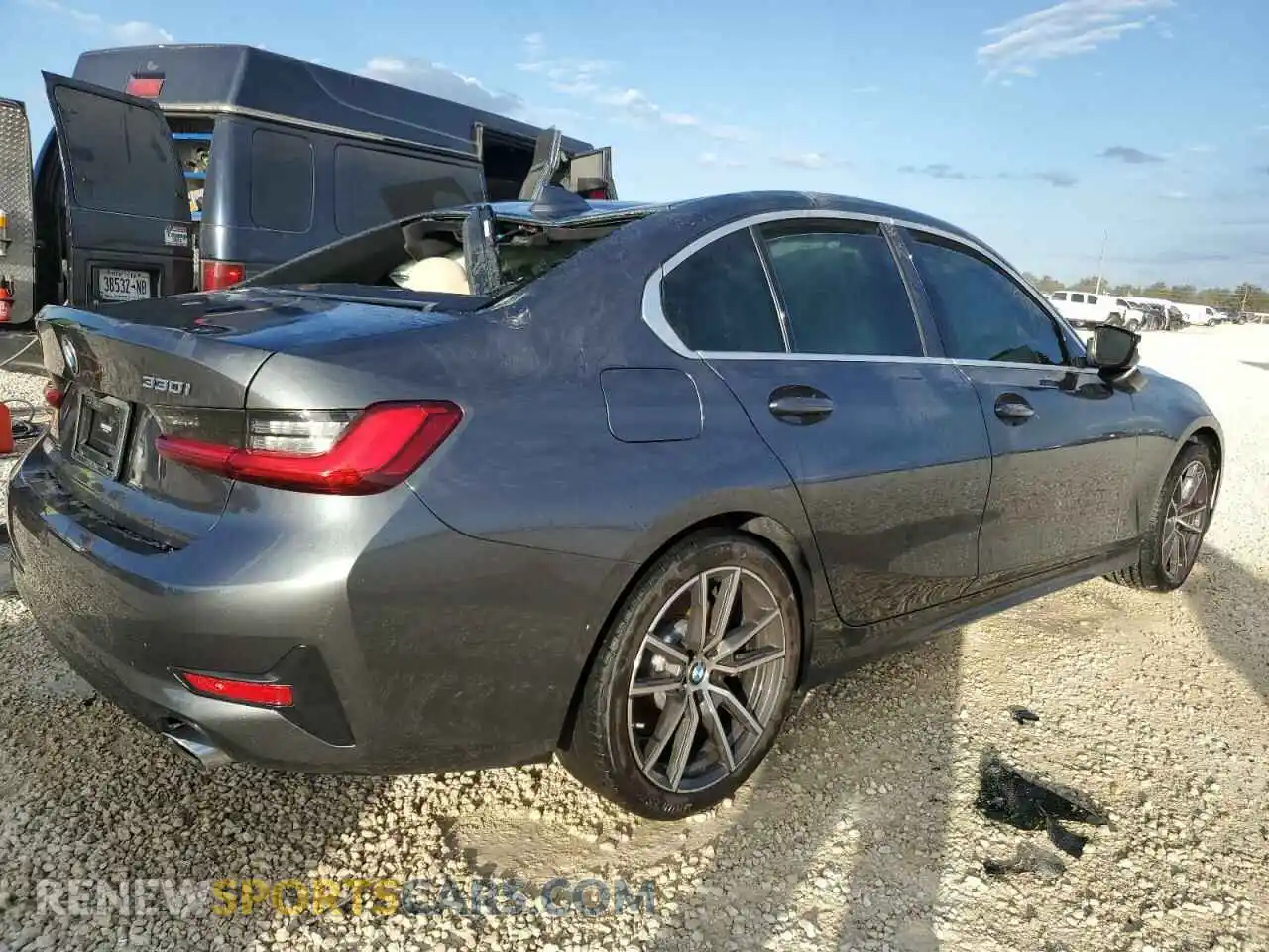 3 Photograph of a damaged car 3MW5R1J00M8C02670 BMW 3 SERIES 2021
