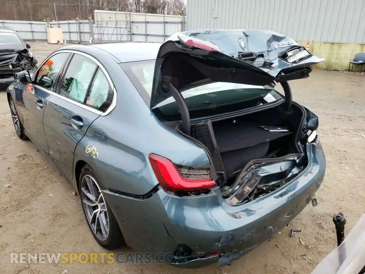 3 Photograph of a damaged car 3MW5R1J03M8B66943 BMW 3 SERIES 2021