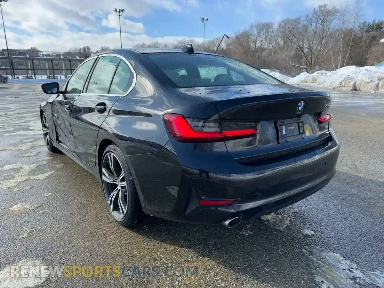 3 Photograph of a damaged car 3MW5R1J04MBB48483 BMW 3 SERIES 2021
