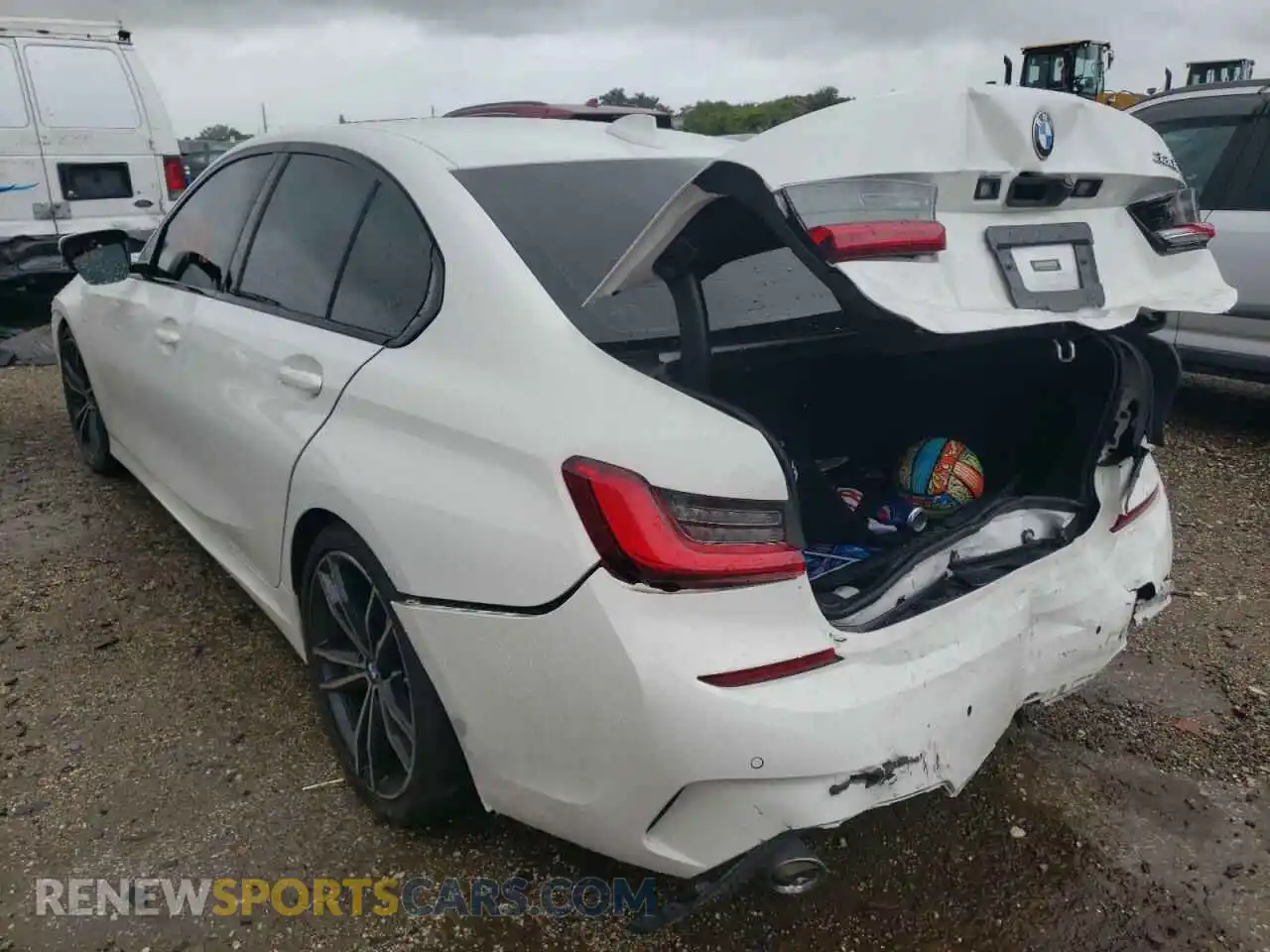 3 Photograph of a damaged car 3MW5R1J0XM8B73226 BMW 3 SERIES 2021