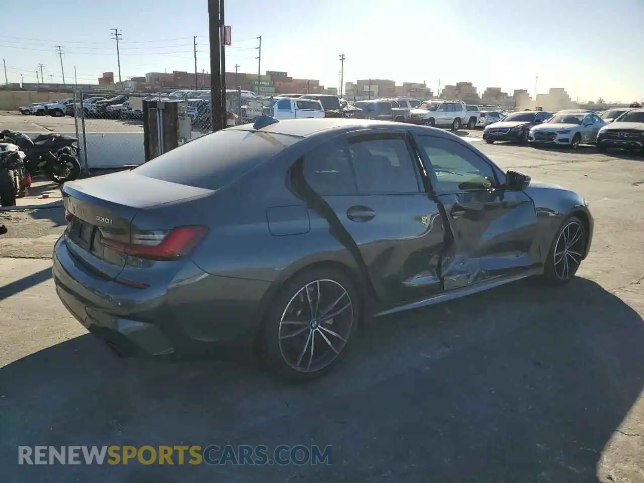 3 Photograph of a damaged car 3MW5R1J0XM8C00036 BMW 3 SERIES 2021