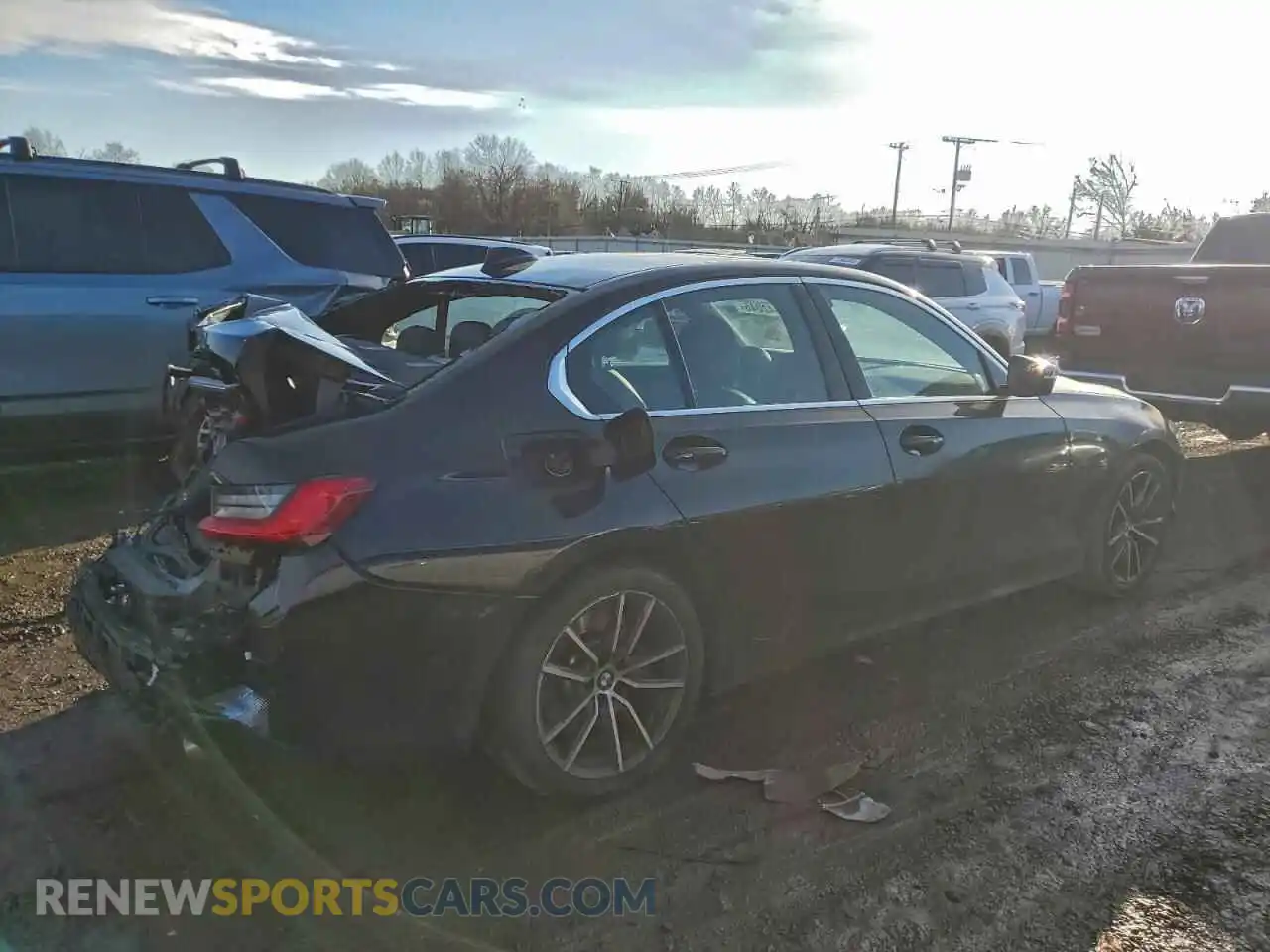 3 Photograph of a damaged car 3MW5R1J0XM8C16186 BMW 3 SERIES 2021