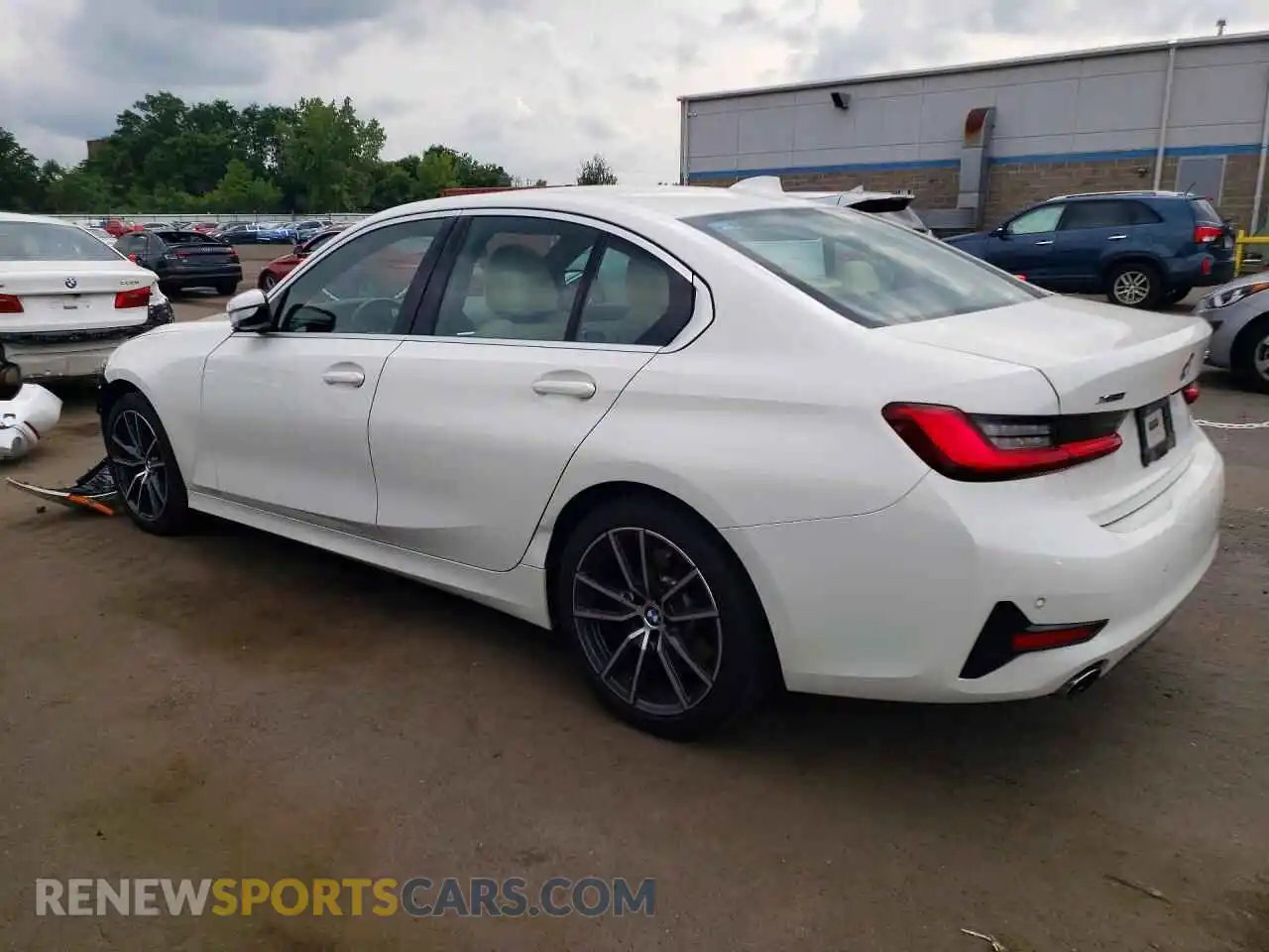 2 Photograph of a damaged car 3MW5R7J00M8B59368 BMW 3 SERIES 2021