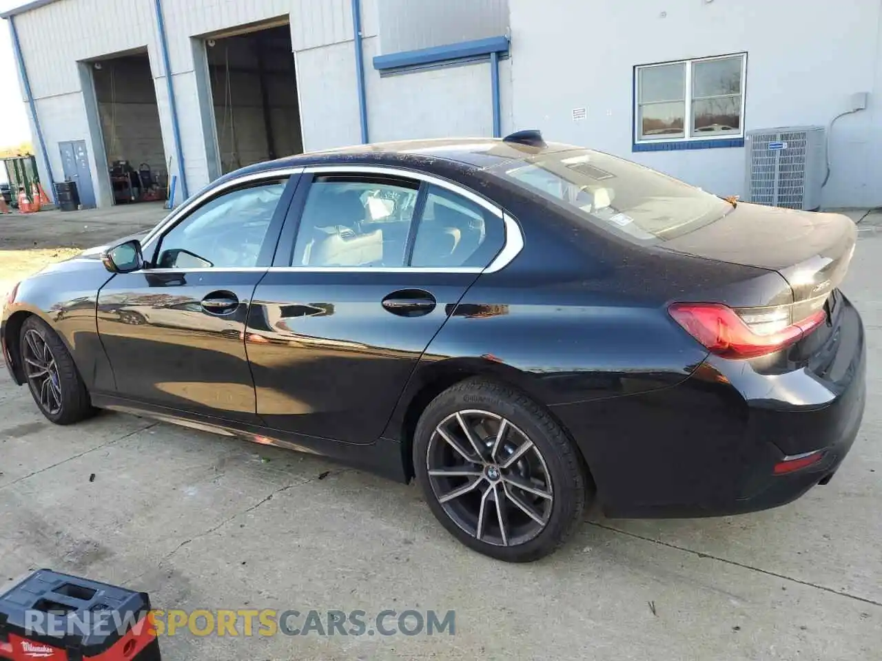 2 Photograph of a damaged car 3MW5R7J00M8B65722 BMW 3 SERIES 2021