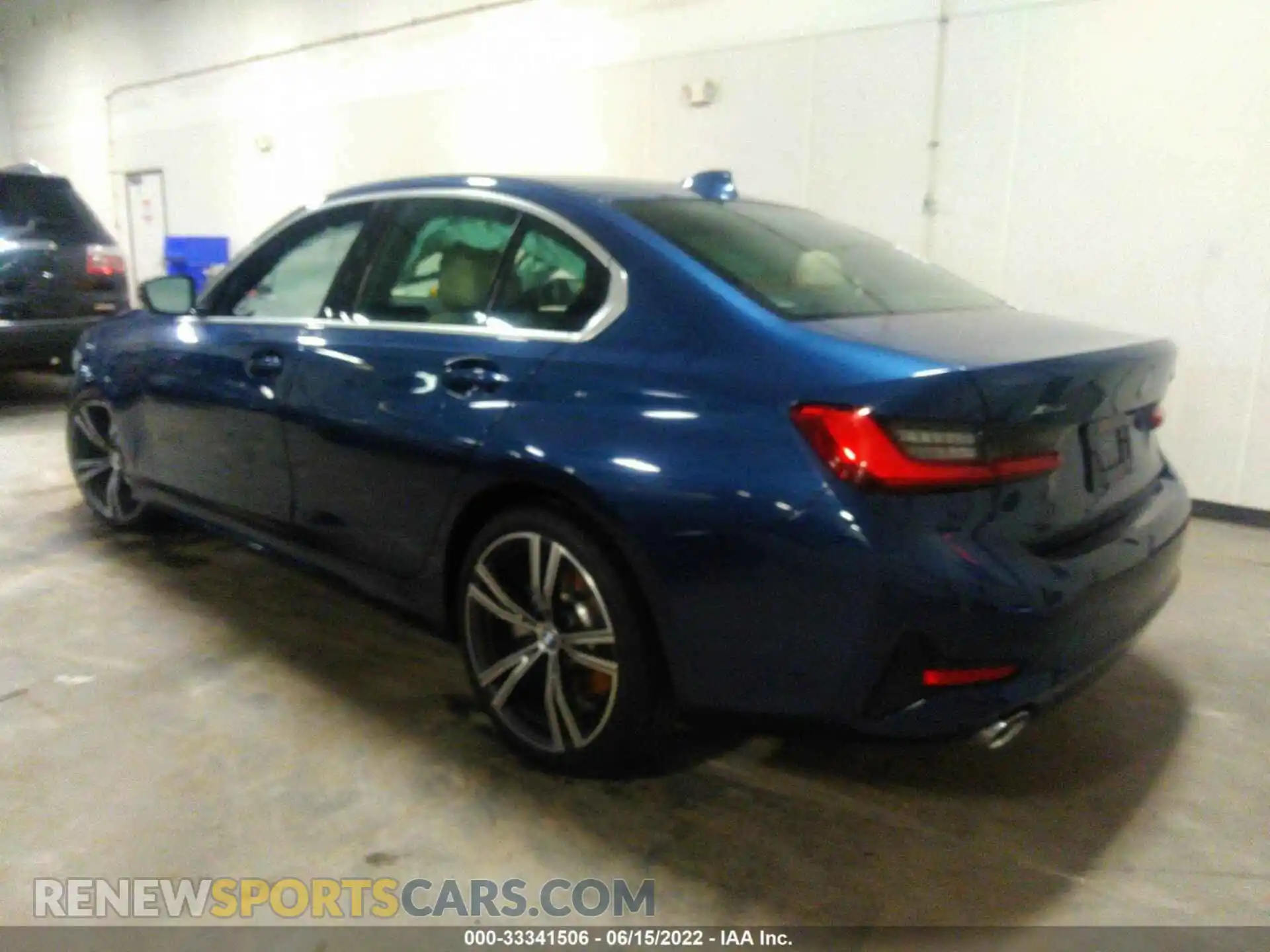 3 Photograph of a damaged car 3MW5R7J00M8B72041 BMW 3 SERIES 2021