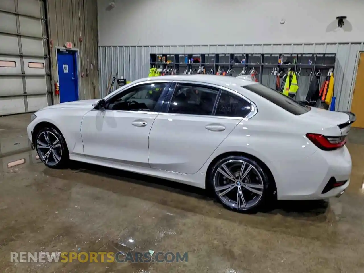 2 Photograph of a damaged car 3MW5R7J00M8B93598 BMW 3 SERIES 2021