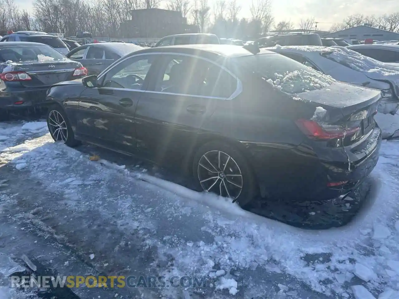2 Photograph of a damaged car 3MW5R7J00M8B99031 BMW 3 SERIES 2021