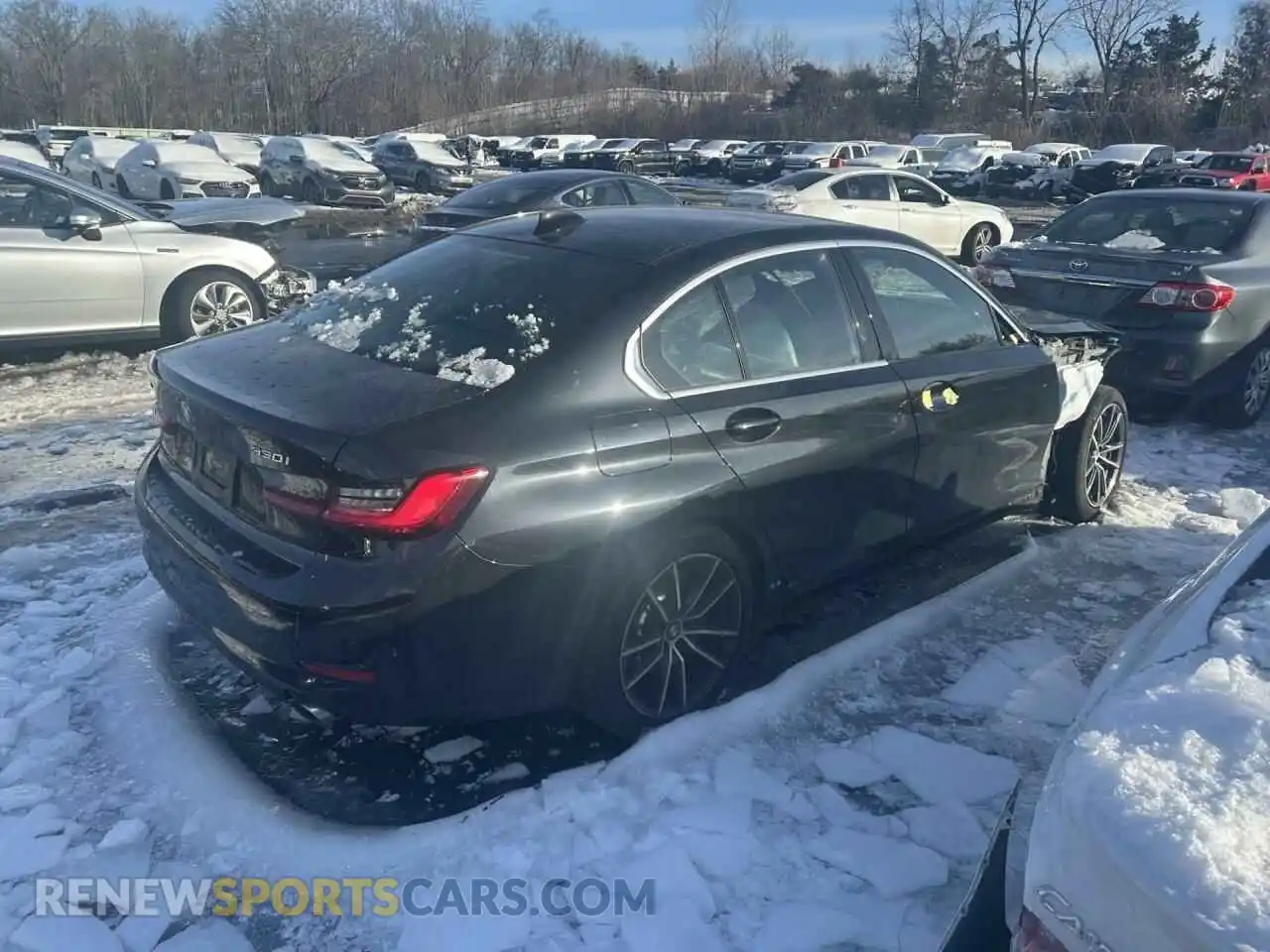 3 Photograph of a damaged car 3MW5R7J00M8B99031 BMW 3 SERIES 2021