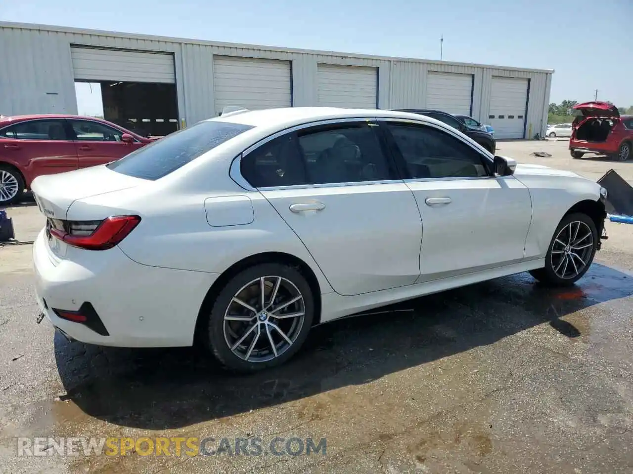 3 Photograph of a damaged car 3MW5R7J01M8B48136 BMW 3 SERIES 2021