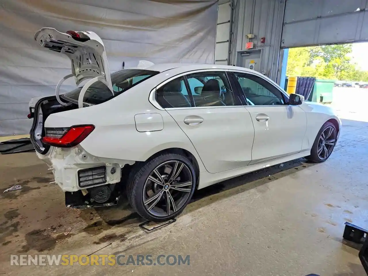 3 fotografías del automóvil dañado 3MW5R7J05M8B70253 BMW 3 SERIES 2021