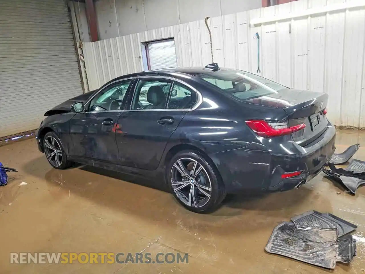 2 Photograph of a damaged car 3MW5R7J05M8C21587 BMW 3 SERIES 2021